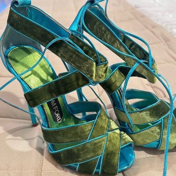 TOM FORD VELVET GREEN Heels - Picture 2 of 7